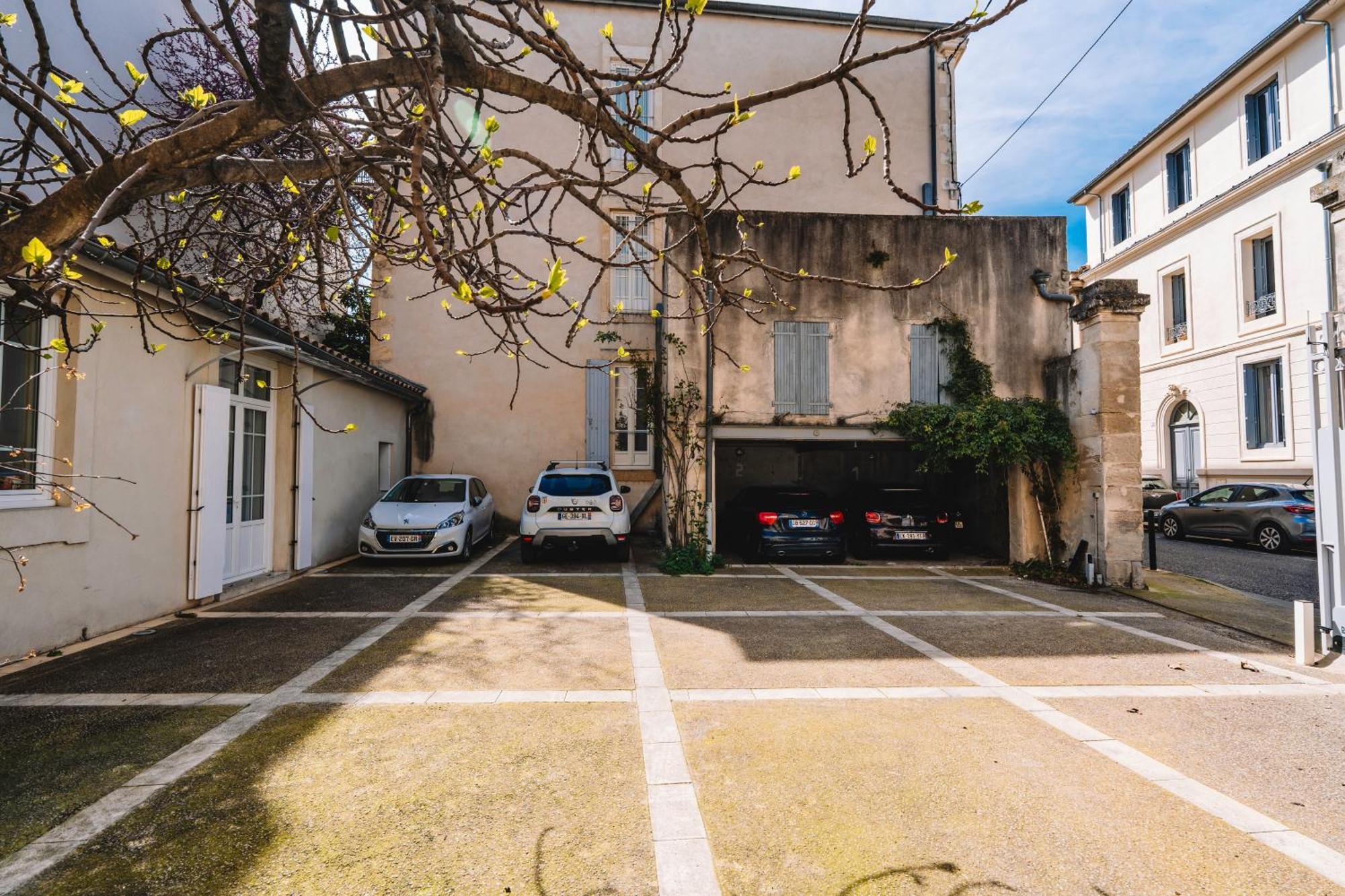 Demeure & Confort Nîmes Exterior foto
